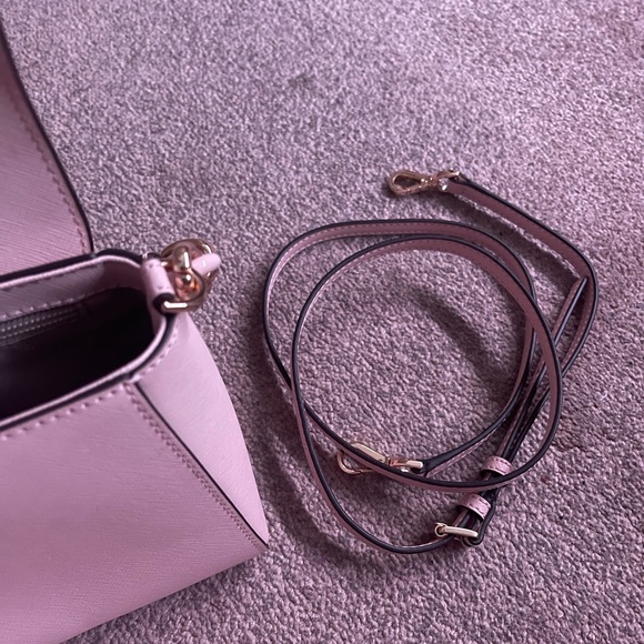 SOLD Michael Kors purse - Picture 4 of 6